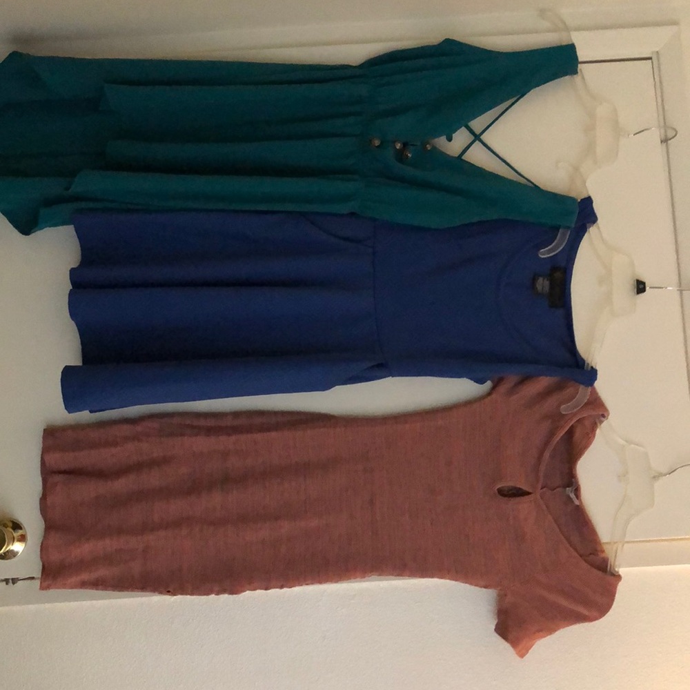 Dresses - Picture 4 of 4